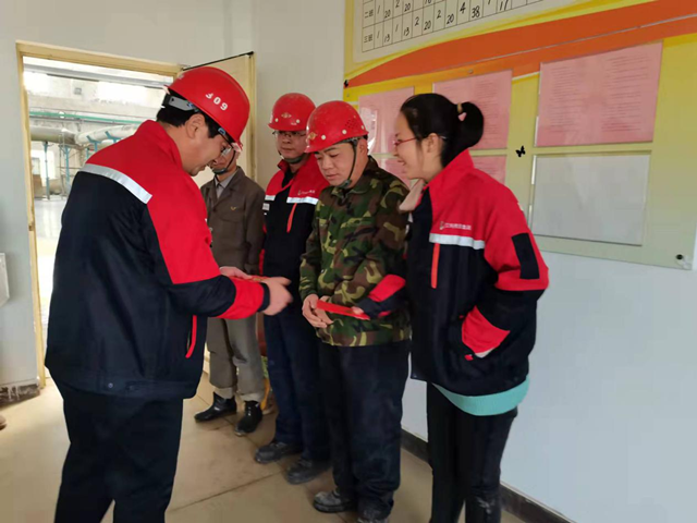 江钨钴业党总支开展春节前走访慰问困难职工活动